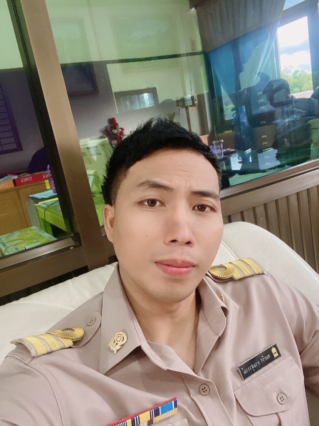 นายคมกริช พรมสุวรรณ์