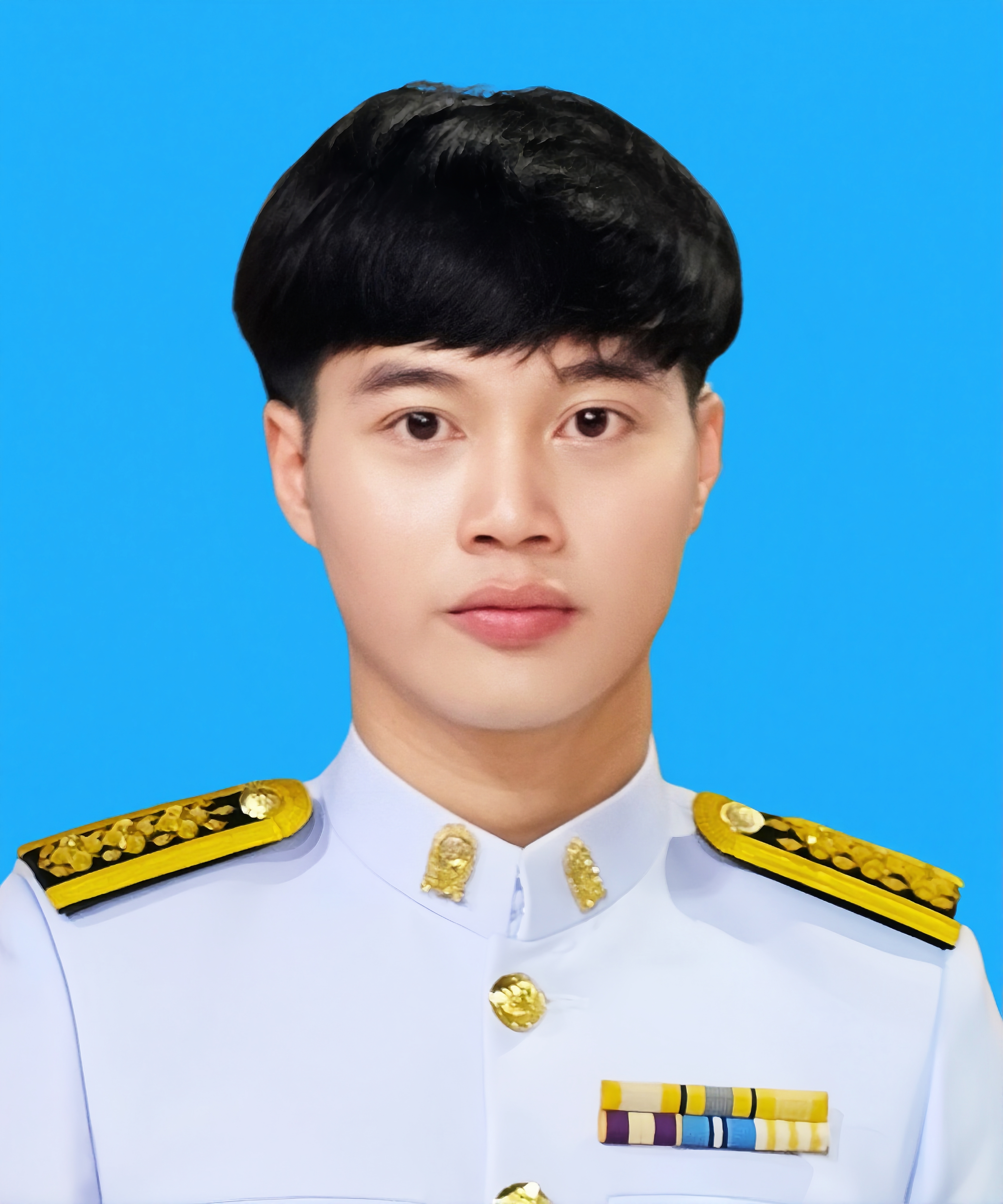 นายธนกร พันจำปา